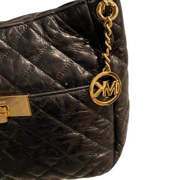Authentic Michael Kors Lamb skin quilted handbag. - Picture 4 of 13